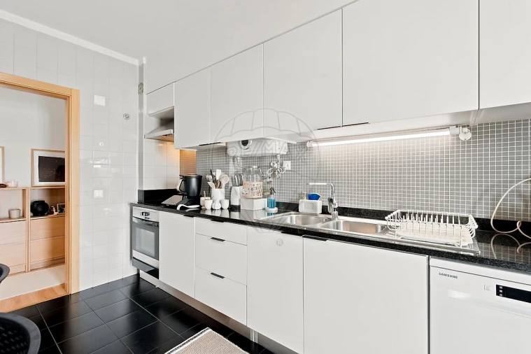 Apartamento T1 para Venda em Caparica e Trafaria Foto 10