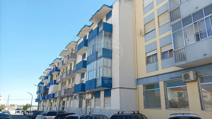 Apartamento T2 para Venda em Baixa da Banheira e Vale da Amoreira Foto 3