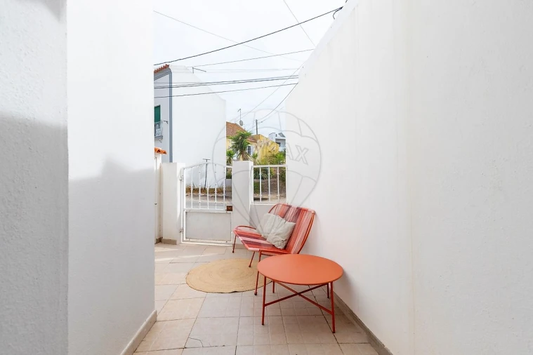 Moradia T2 para Venda em São Pedro da Cadeira Foto 24