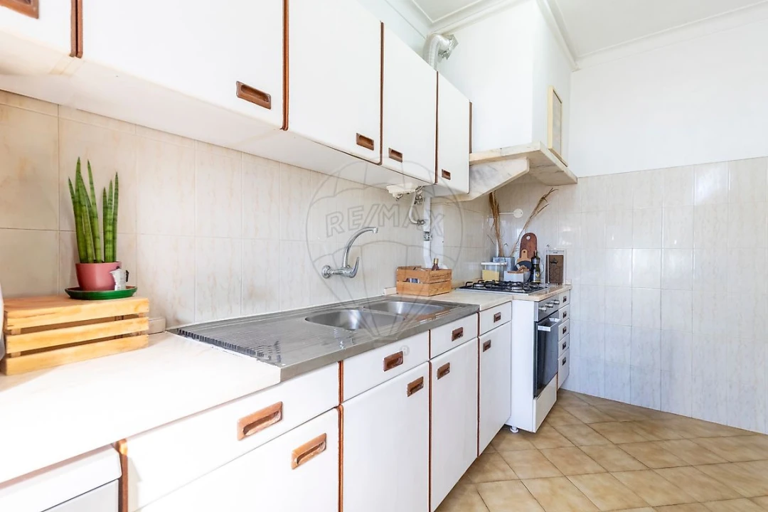 Apartamento T2 para Venda em Venteira Foto 8