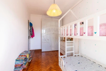 Apartamento T2 para Venda em Venteira