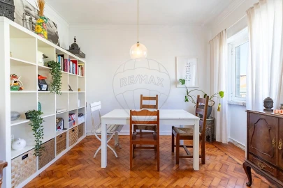 Apartamento T2 para Venda em Venteira