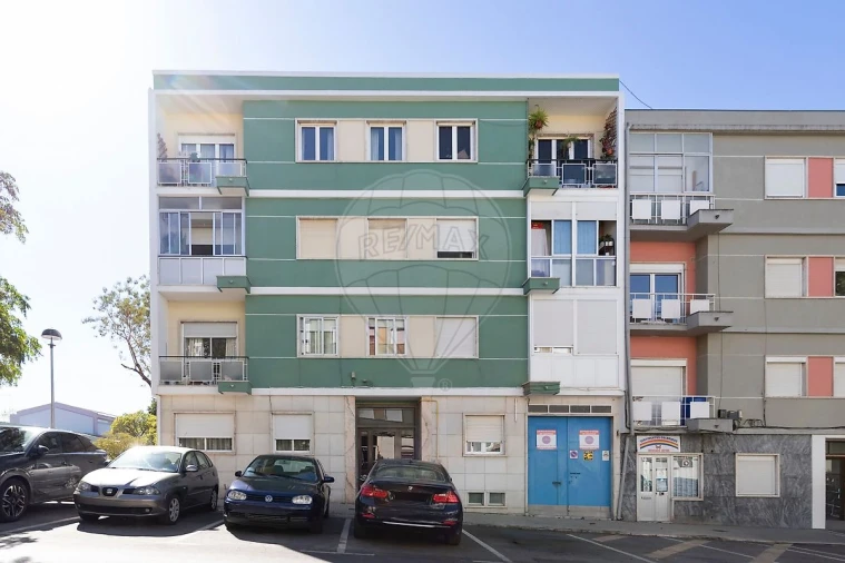 Apartamento T2 para Venda em Venteira Foto 19