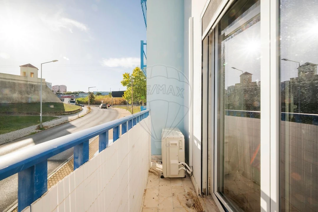 Apartamento T3 para Venda em Póvoa de Santa Iria e Forte da Casa Foto 8