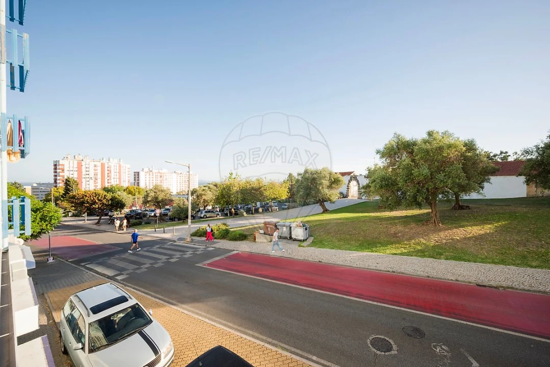 Apartamento T3 para Venda em Póvoa de Santa Iria e Forte da Casa Foto 25