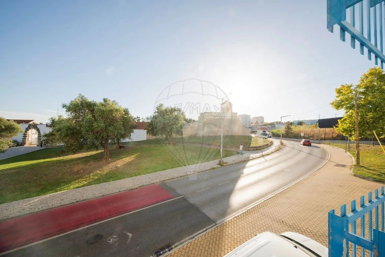 Apartamento T3 para Venda em Póvoa de Santa Iria e Forte da Casa Foto 21