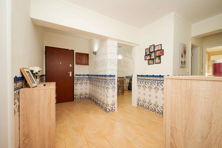 Apartamento T3 para Venda em Póvoa de Santa Iria e Forte da Casa Foto 4