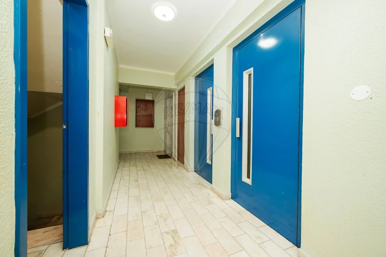 Apartamento T3 para Venda em Póvoa de Santa Iria e Forte da Casa Foto 27
