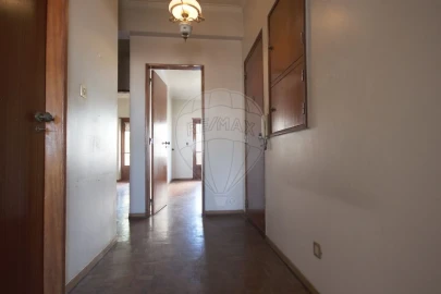 Apartamento T3 para Venda em Santa Iria de Azoia, São João da Talha e Bobadela