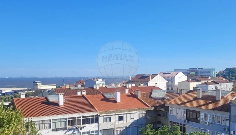 Apartamento T3 para Venda em Santa Iria de Azoia, São João da Talha e Bobadela