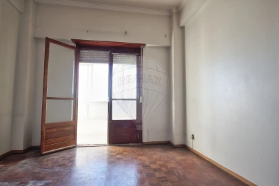 Apartamento T3 para Venda em Santa Iria de Azoia, São João da Talha e Bobadela