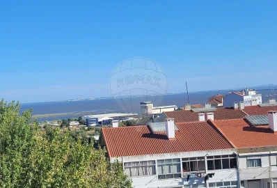 Apartamento T3 para Venda em Santa Iria de Azoia, São João da Talha e Bobadela