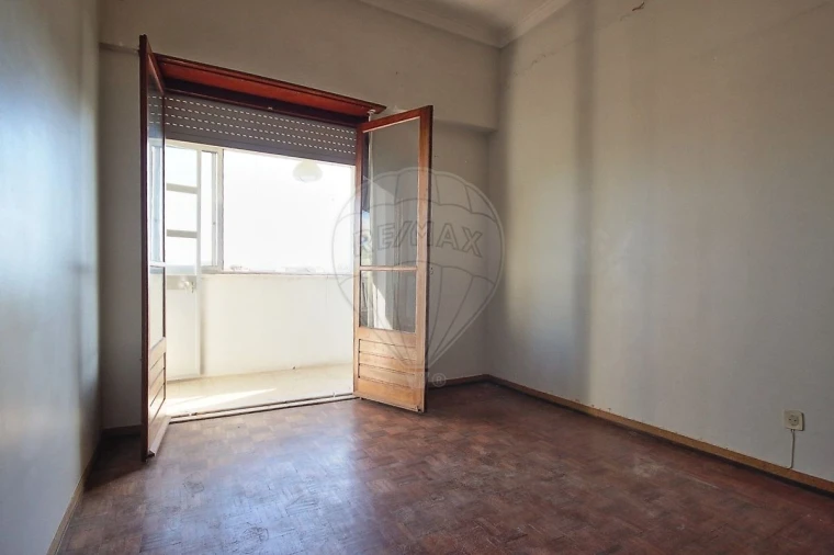 Apartamento T3 para Venda em Santa Iria de Azoia, São João da Talha e Bobadela Foto 4