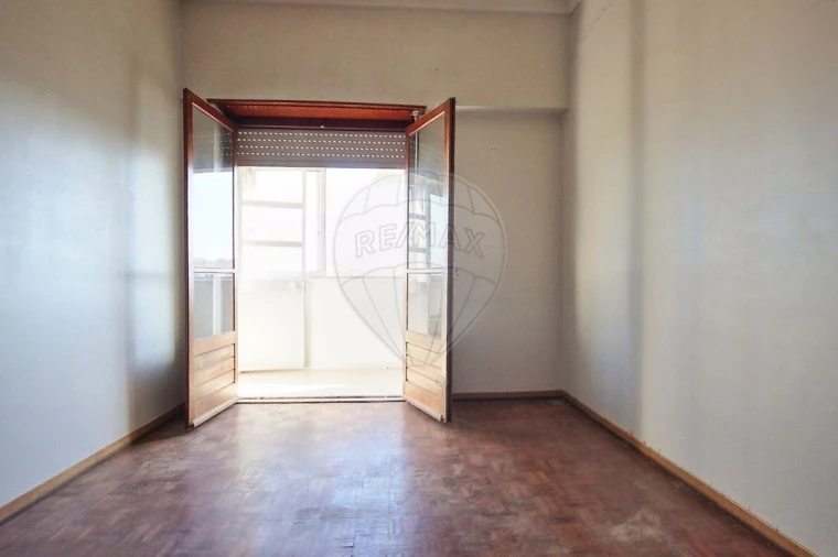 Apartamento T3 para Venda em Santa Iria de Azoia, São João da Talha e Bobadela Foto 6