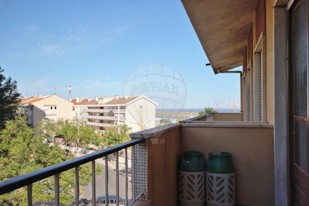 Apartamento T3 para Venda em Santa Iria de Azoia, São João da Talha e Bobadela Foto 12