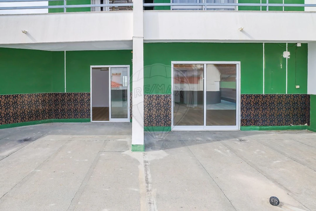Apartamento T3 para Venda em Carregado e Cadafais Foto 36