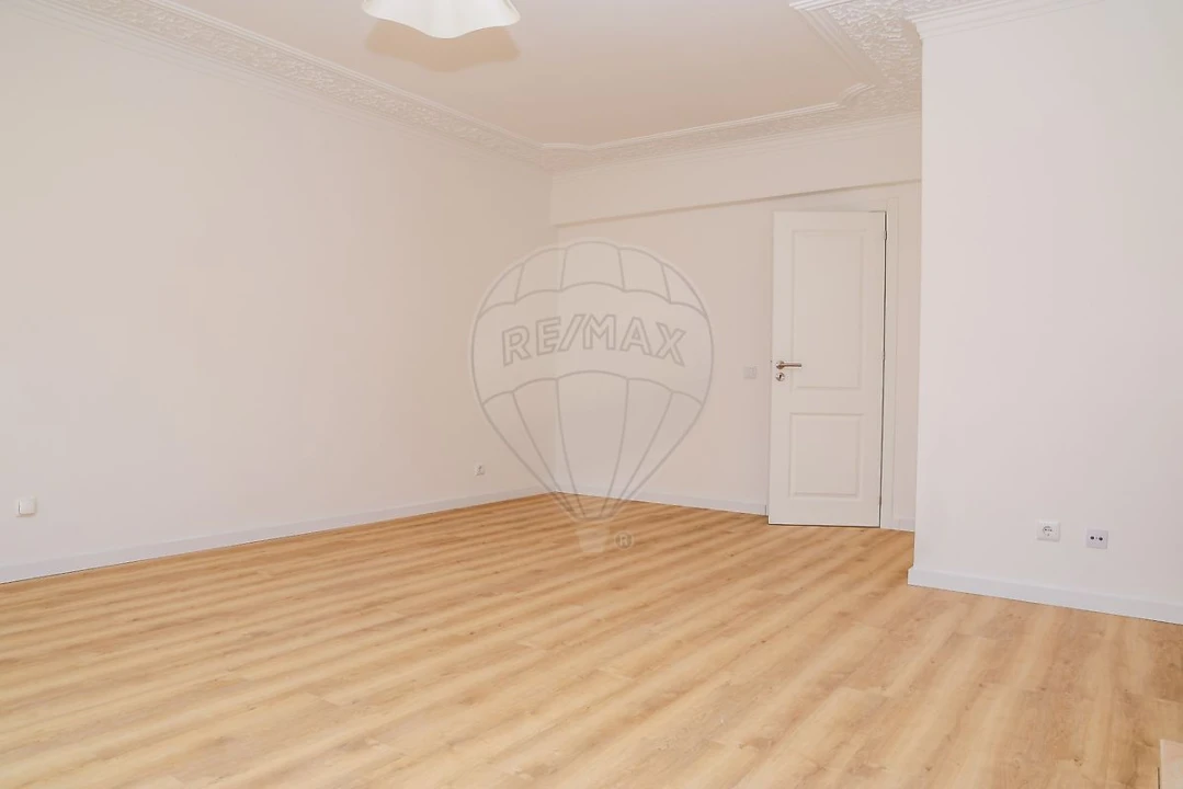 Apartamento T3 para Venda em Carregado e Cadafais Foto 13