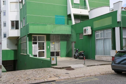 Apartamento T3 para Venda em Carregado e Cadafais