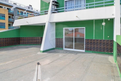 Apartamento T3 para Venda em Carregado e Cadafais