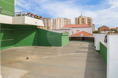 Apartamento T3 para Venda em Carregado e Cadafais