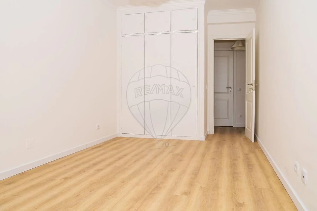 Apartamento T3 para Venda em Carregado e Cadafais Foto 9