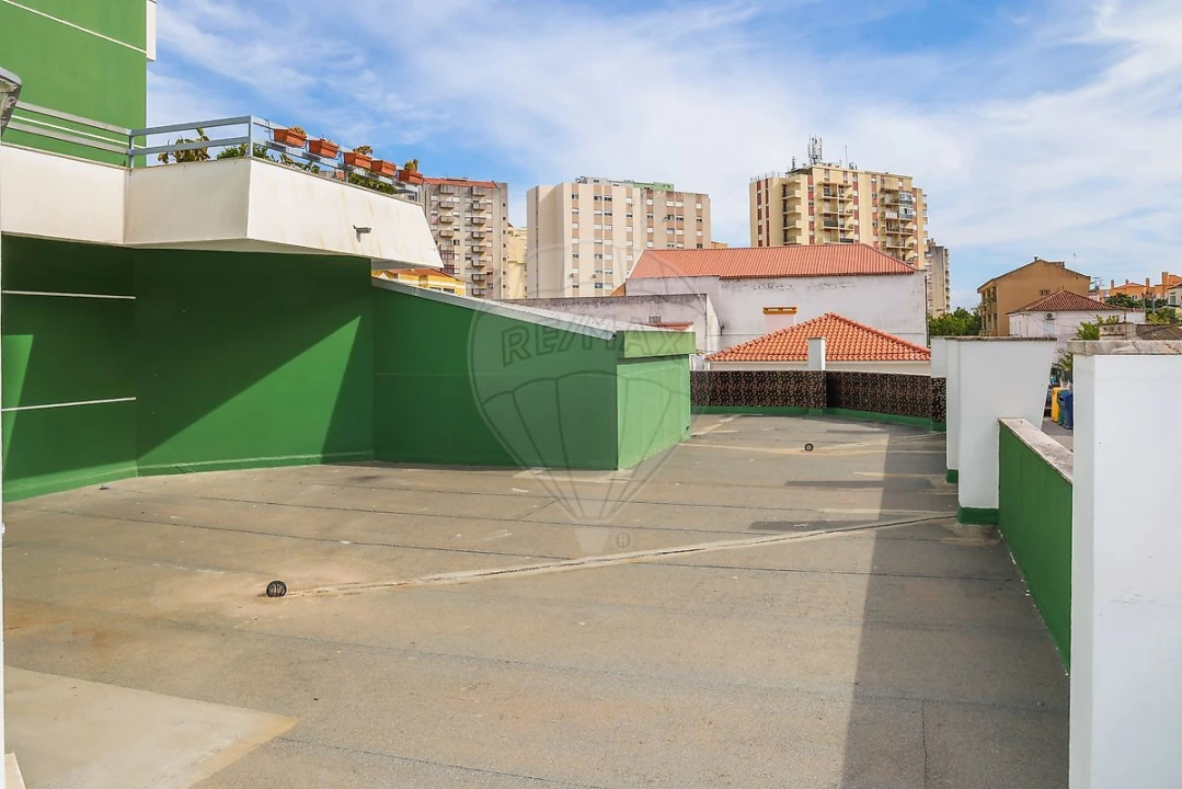 Apartamento T3 para Venda em Carregado e Cadafais Foto 26