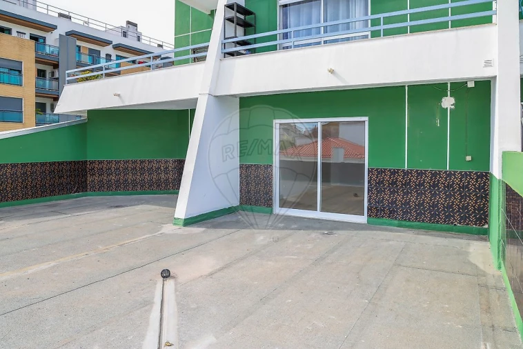 Apartamento T3 para Venda em Carregado e Cadafais Foto 35