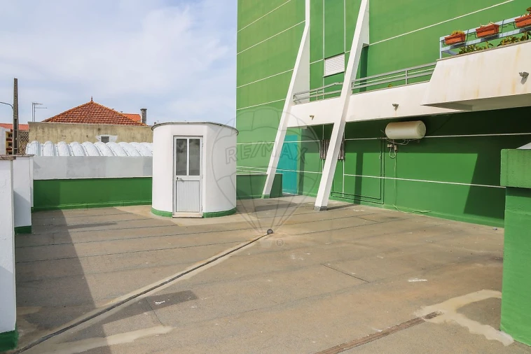 Apartamento T3 para Venda em Carregado e Cadafais Foto 25