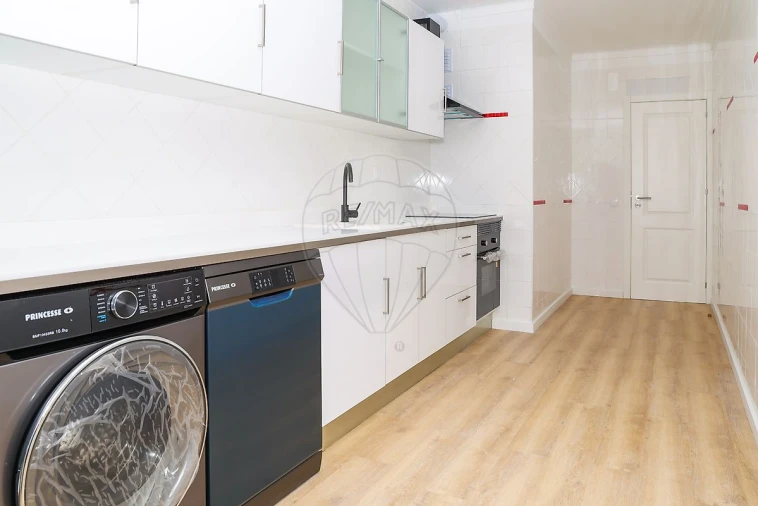 Apartamento T3 para Venda em Carregado e Cadafais Foto 48