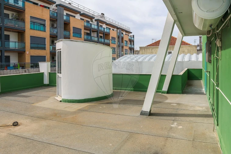 Apartamento T3 para Venda em Carregado e Cadafais Foto 31