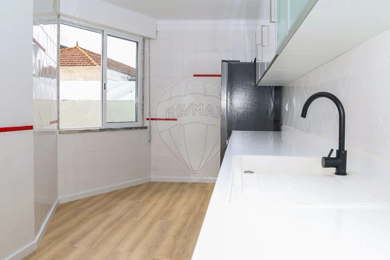 Apartamento T3 para Venda em Carregado e Cadafais Foto 47