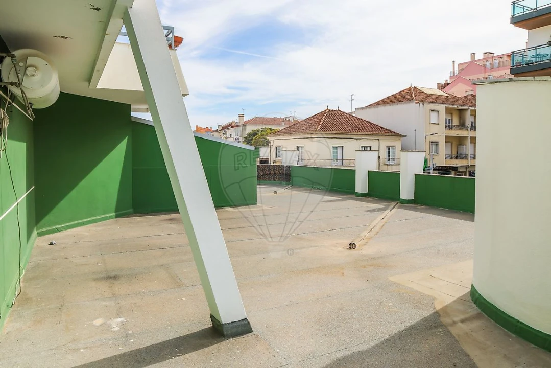 Apartamento T3 para Venda em Carregado e Cadafais Foto 30