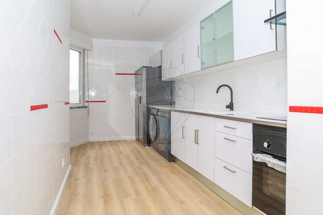 Apartamento T3 para Venda em Carregado e Cadafais Foto 43