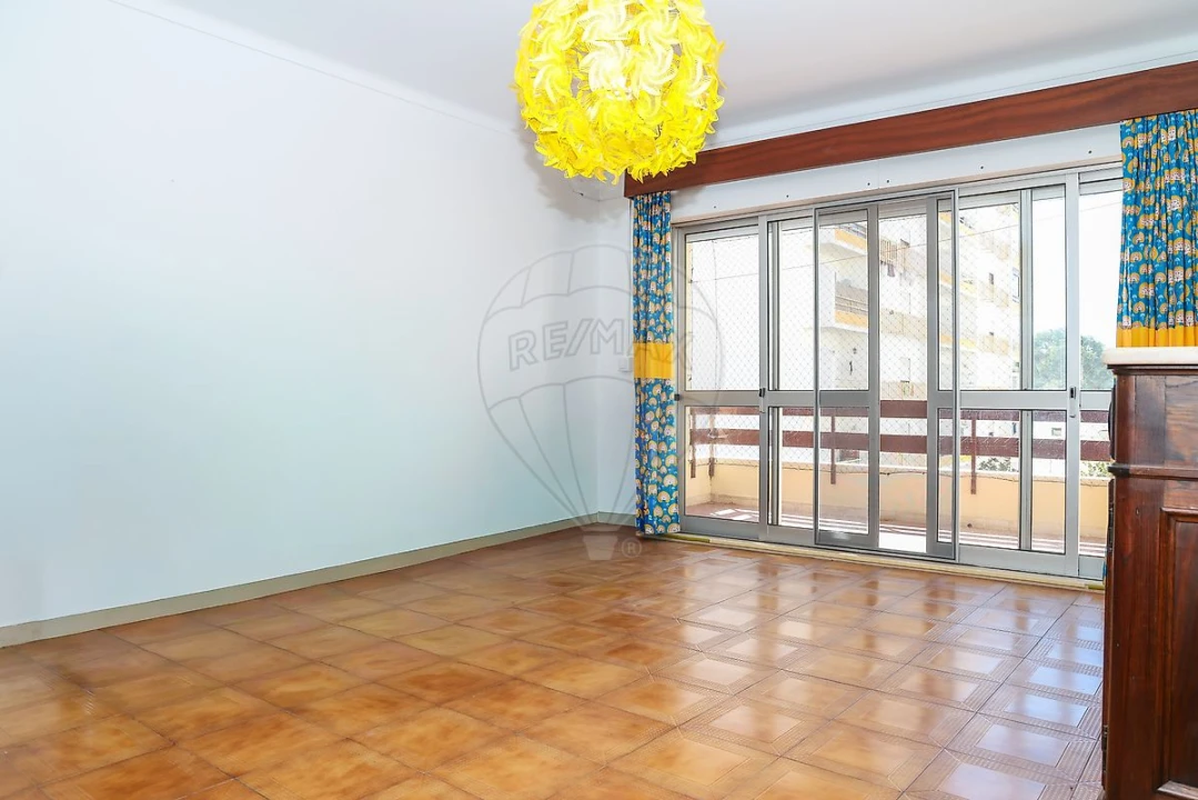 Apartamento T3 para Venda em Castanheira do Ribatejo e Cachoeiras Foto 1
