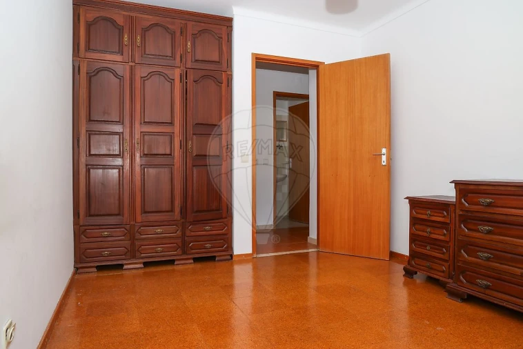 Apartamento T3 para Venda em Castanheira do Ribatejo e Cachoeiras Foto 11