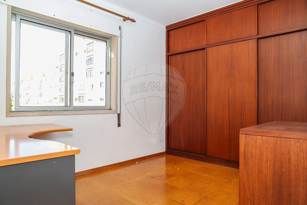Apartamento T3 para Venda em Castanheira do Ribatejo e Cachoeiras Foto 2