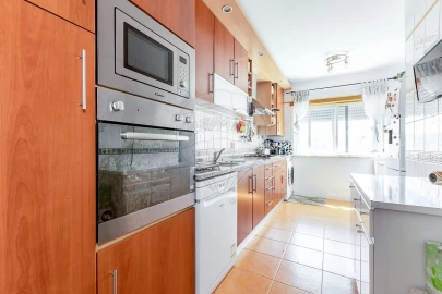 Apartamento T3 para Venda em Carregado e Cadafais