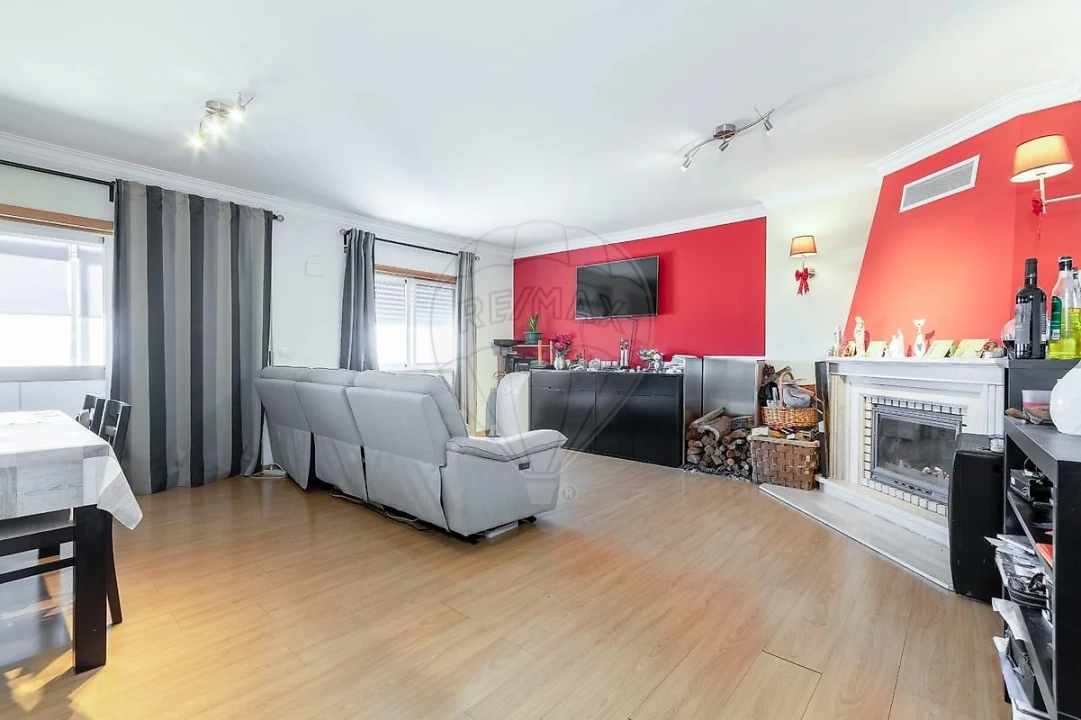 Apartamento T3 para Venda em Carregado e Cadafais Foto 1