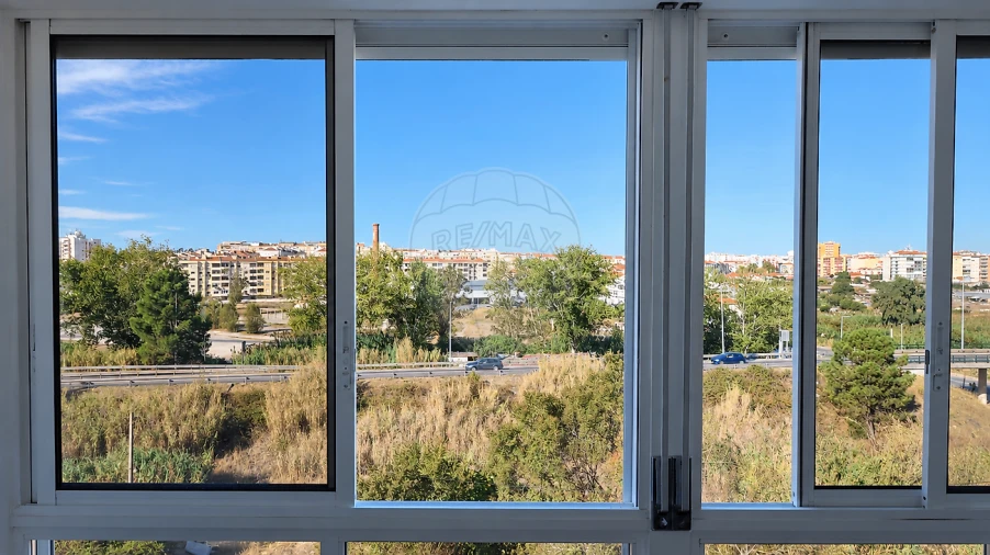 Apartamento T2 para Venda em Seixal, Arrentela e Aldeia de Paio Pires Foto 14