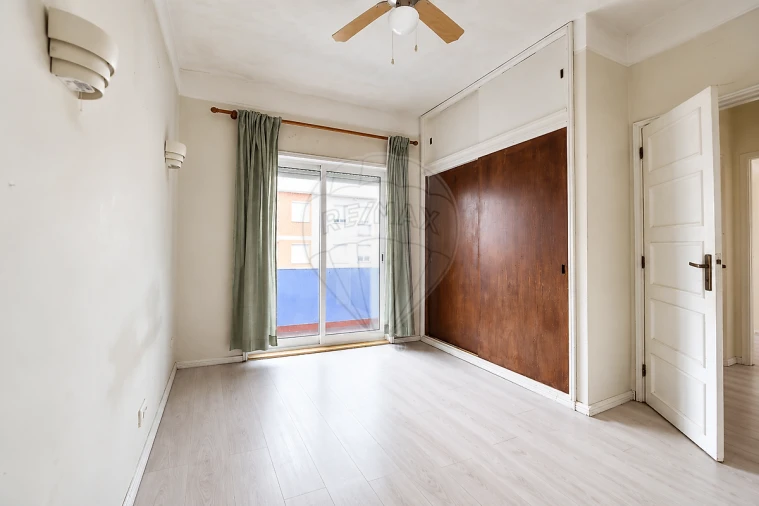 Apartamento T2 para Venda em Bonfim Foto 7