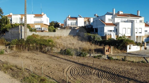 Terreno para Venda em Vila Nova da Rainha