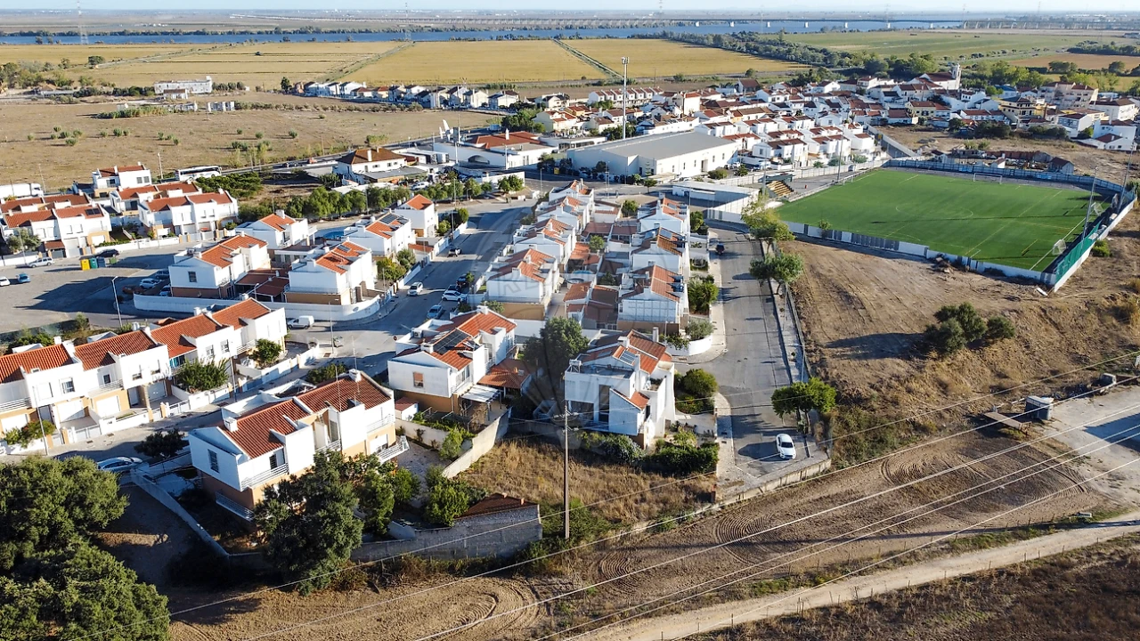 Terreno para Venda em Vila Nova da Rainha Foto 4