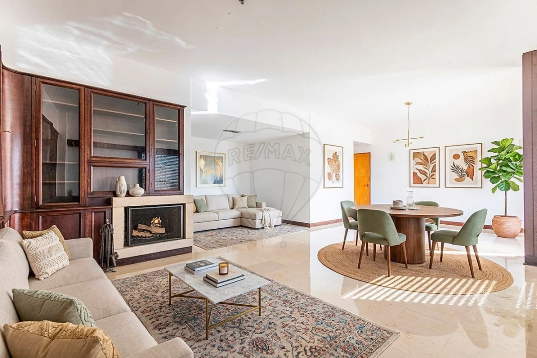 Apartamento T4 para Arrendamento em São Domingos de Benfica Foto 4