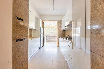 Apartamento T4 para Arrendamento em São Domingos de Benfica