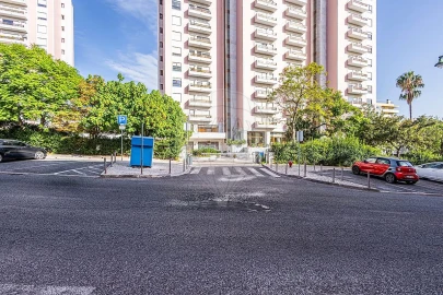 Apartamento T4 para Arrendamento em São Domingos de Benfica