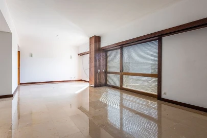 Apartamento T4 para Arrendamento em São Domingos de Benfica