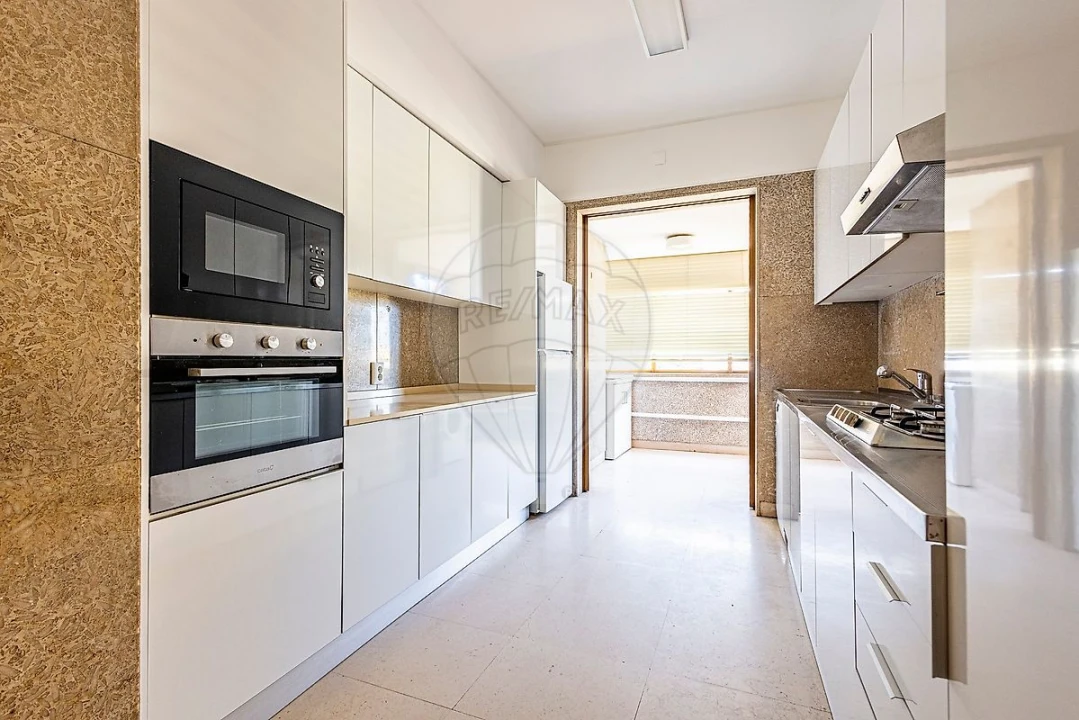 Apartamento T4 para Arrendamento em São Domingos de Benfica Foto 10