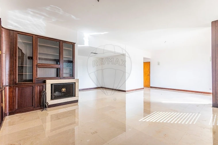 Apartamento T4 para Arrendamento em São Domingos de Benfica Foto 16