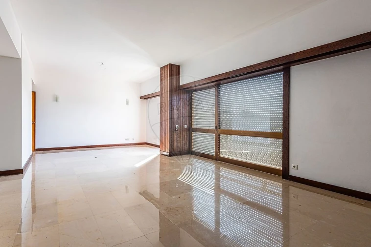 Apartamento T4 para Arrendamento em São Domingos de Benfica Foto 13