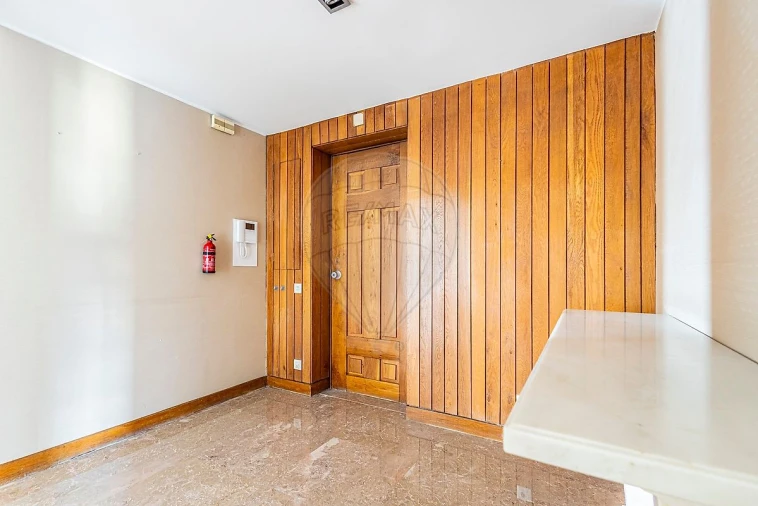Apartamento T4 para Arrendamento em São Domingos de Benfica Foto 22